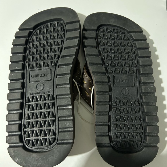 Cherokee Boys Flip Flops/ Sandals Size 1 - Picture 2 of 2